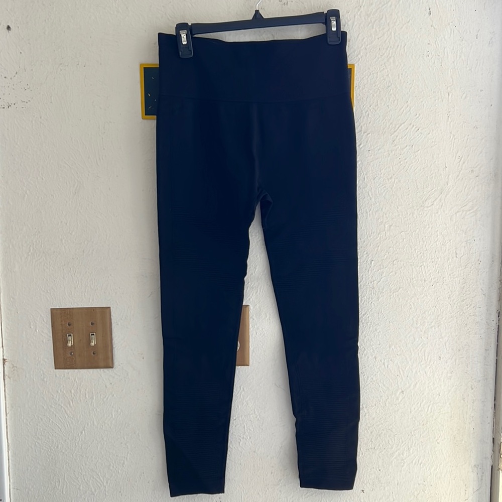 2 pair Women Victory Secret ultimate yoga,exercise,stretching pants size L
